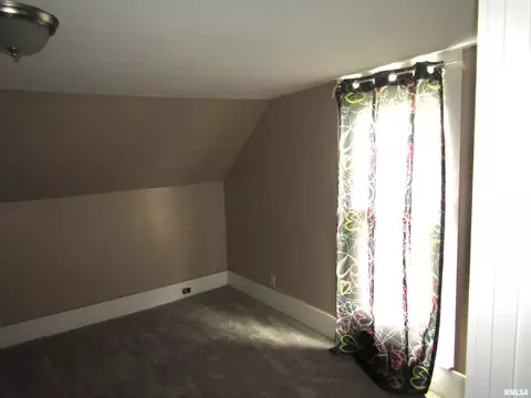 Bedroom - 954 E Locust St, Canton, IL 61520 photo 4 of 5