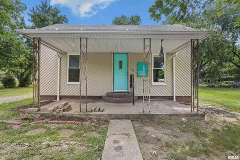 Exterior - 208 Pine St, Ewing, IL 62836 photo 1 of 4