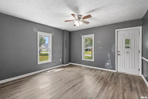 Living - 208 Pine St, Ewing, IL 62836 photo 1 of 1