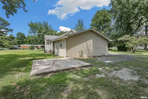Exterior - 208 Pine St, Ewing, IL 62836 photo 3 of 4