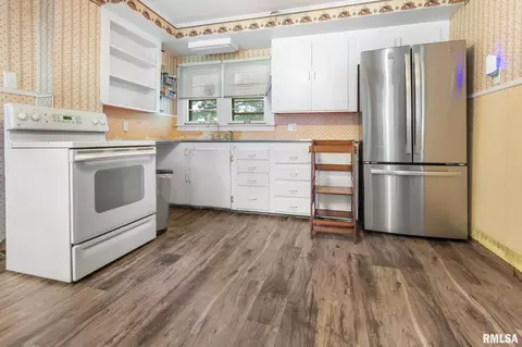 Kitchen - 1017 E Bond St, Herrin, IL 62948 photo 1 of 1