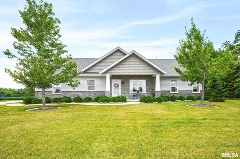 308 Conaghan Dr, Groveland, IL 61535