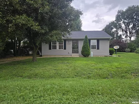 12827 W Center St, Hanna City, IL 61536