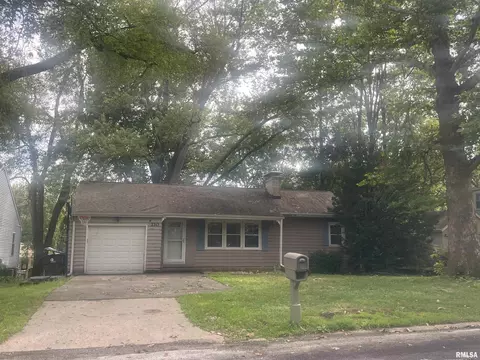210 W Clara Ave, Peoria, IL 61614