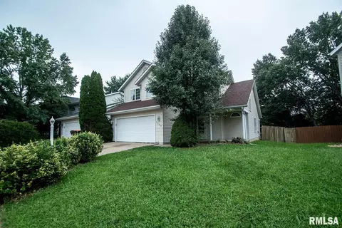 5508 N Deerfield Ct, Peoria, IL 61615
