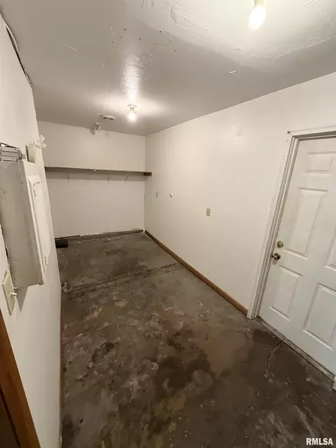 Other - 704 E Calhoun St, Macomb, IL 61455 photo 5 of 9