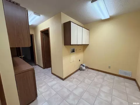 Other - 704 E Calhoun St, Macomb, IL 61455 photo 3 of 9