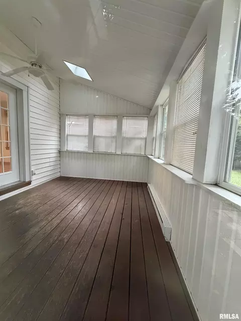Exterior - 704 E Calhoun St, Macomb, IL 61455 photo 5 of 5