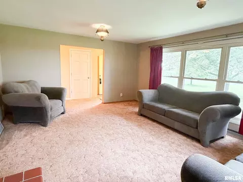 Living - 726 County Road 1200 E Rd, Eureka, IL 61530 photo 2 of 7