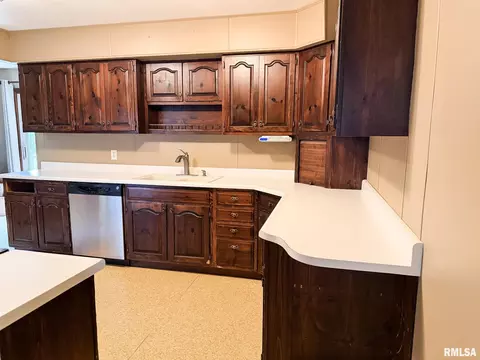 Kitchen - 726 County Road 1200 E Rd, Eureka, IL 61530 photo 3 of 7