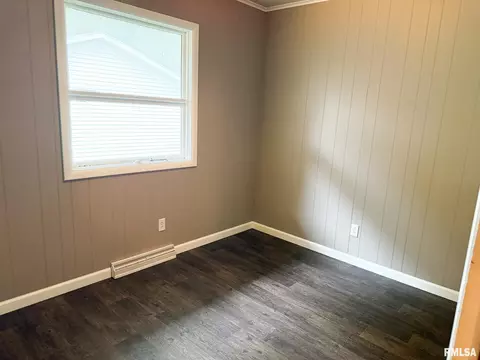 Bedroom - 726 County Road 1200 E Rd, Eureka, IL 61530 photo 8 of 11