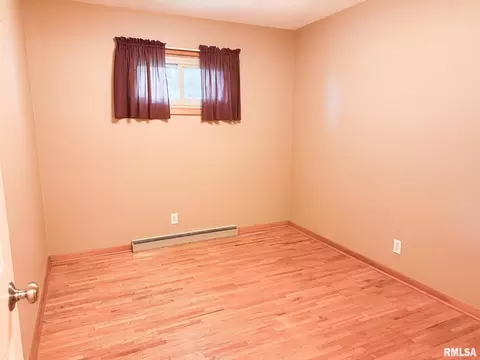 Bedroom - 726 County Road 1200 E Rd, Eureka, IL 61530 photo 1 of 11