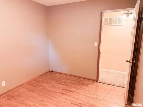 Bedroom - 726 County Road 1200 E Rd, Eureka, IL 61530 photo 3 of 11
