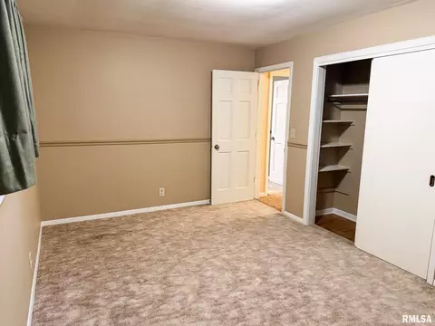 Bedroom - 726 County Road 1200 E Rd, Eureka, IL 61530 photo 6 of 11