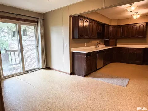 Kitchen - 726 County Road 1200 E Rd, Eureka, IL 61530 photo 7 of 7