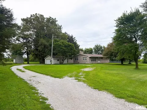 Exterior - 726 County Road 1200 E Rd, Eureka, IL 61530 photo 3 of 16