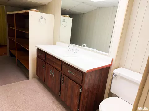 Bath - 726 County Road 1200 E Rd, Eureka, IL 61530 photo 7 of 7