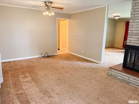 Living - 726 County Road 1200 E Rd, Eureka, IL 61530 photo 7 of 7
