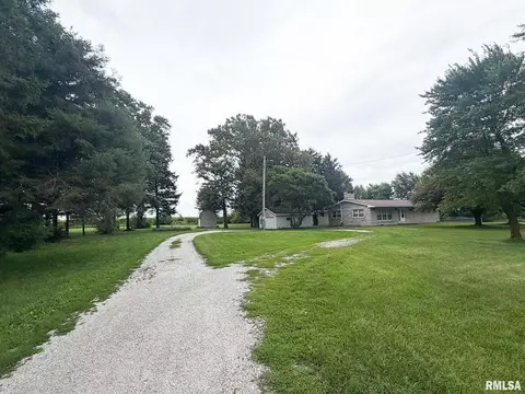 Exterior - 726 County Road 1200 E Rd, Eureka, IL 61530 photo 4 of 16