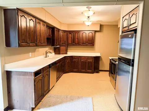 Kitchen - 726 County Road 1200 E Rd, Eureka, IL 61530 photo 1 of 7