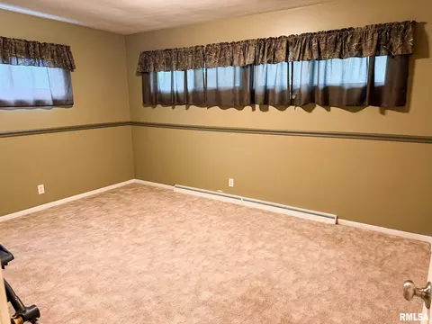 Bedroom - 726 County Road 1200 E Rd, Eureka, IL 61530 photo 4 of 11