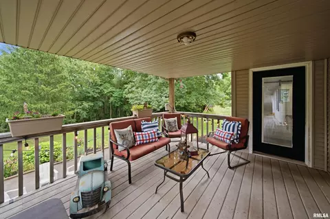 Exterior - 6610 W Tuscarora Rd, Mapleton, IL 61547 photo 8 of 14