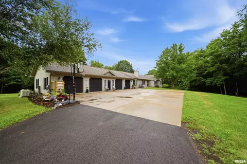 Exterior - 6610 W Tuscarora Rd, Mapleton, IL 61547 photo 1 of 14