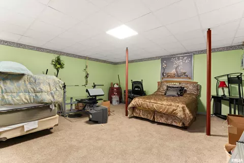 Bedroom - 1125 E Myrtle St, Canton, IL 61520 photo 5 of 6