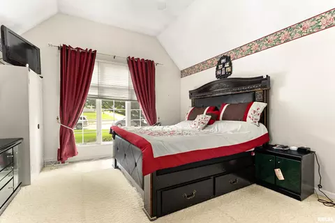 Bedroom - 1125 E Myrtle St, Canton, IL 61520 photo 1 of 6