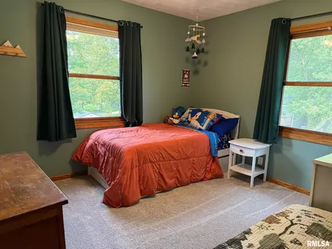 Bedroom - 202 Elm Cir, Eureka, IL 61530 photo 4 of 11