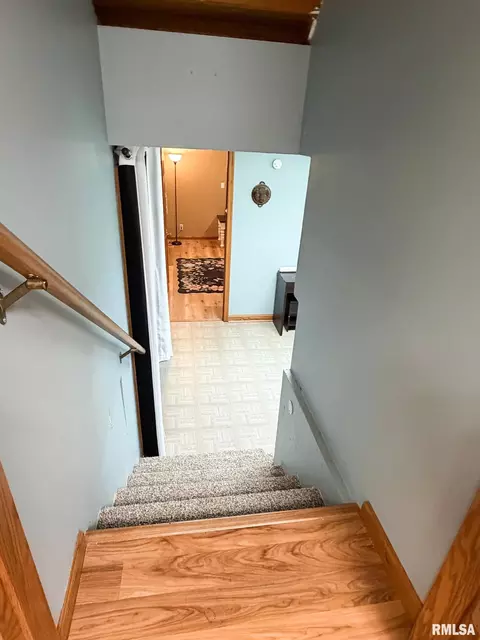 Entry Way - 202 Elm Cir, Eureka, IL 61530 photo 4 of 4