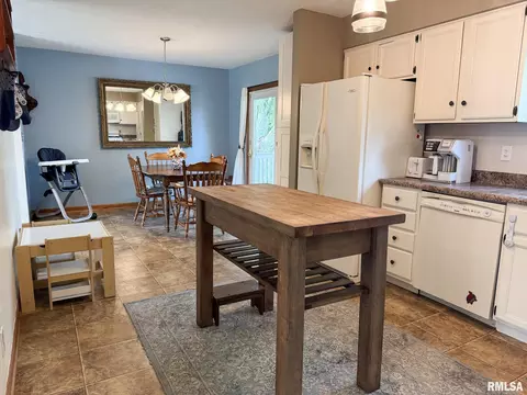 Kitchen - 202 Elm Cir, Eureka, IL 61530 photo 1 of 4