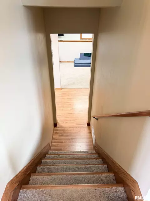 Entry Way - 202 Elm Cir, Eureka, IL 61530 photo 3 of 4