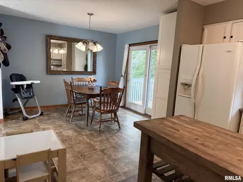 Dining - 202 Elm Cir, Eureka, IL 61530 photo 1 of 3