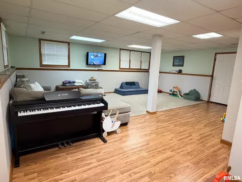 Other - 202 Elm Cir, Eureka, IL 61530 photo 9 of 12