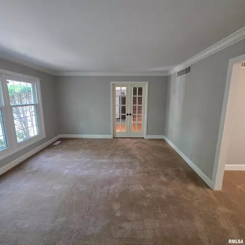 Living - 309 W Eagle Nest Rd, Dunlap, IL 61525 photo 1 of 6