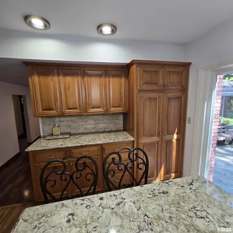Kitchen - 309 W Eagle Nest Rd, Dunlap, IL 61525 photo 4 of 6