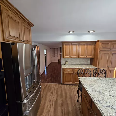 Kitchen - 309 W Eagle Nest Rd, Dunlap, IL 61525 photo 5 of 6