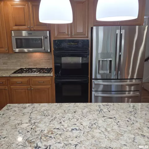 Kitchen - 309 W Eagle Nest Rd, Dunlap, IL 61525 photo 6 of 6