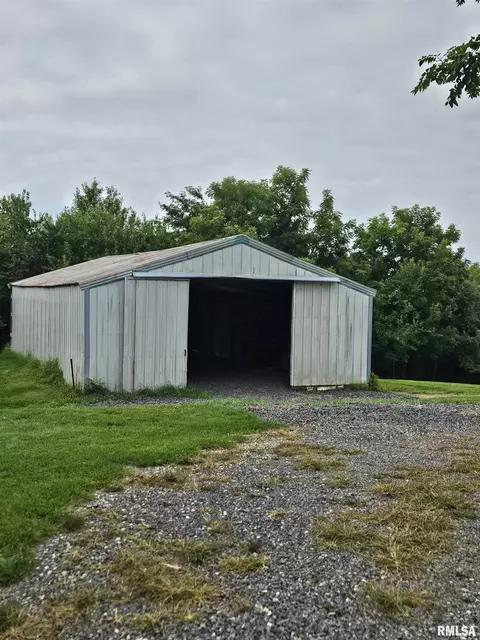 9713 W Riekena Rd, Mapleton, IL 61547 photo 2