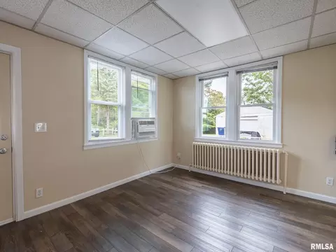 Living - 9713 W Riekena Rd, Mapleton, IL 61547 photo 6 of 6