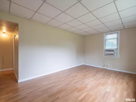 Living - 9713 W Riekena Rd, Mapleton, IL 61547 photo 2 of 6