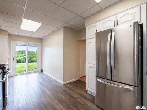Kitchen - 9713 W Riekena Rd, Mapleton, IL 61547 photo 6 of 6