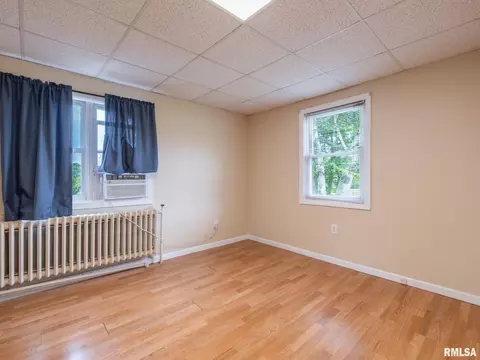 Bedroom - 9713 W Riekena Rd, Mapleton, IL 61547 photo 3 of 10