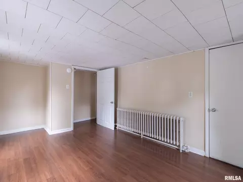 Bedroom - 9713 W Riekena Rd, Mapleton, IL 61547 photo 5 of 10
