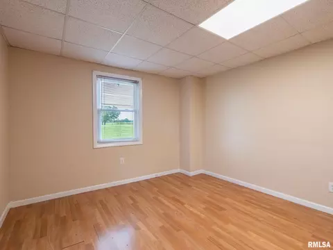 Bedroom - 9713 W Riekena Rd, Mapleton, IL 61547 photo 4 of 10
