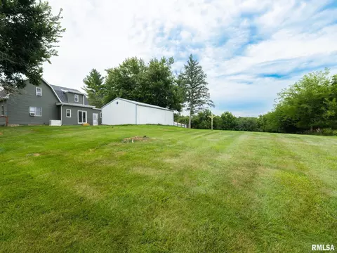 Exterior - 9713 W Riekena Rd, Mapleton, IL 61547 photo 10 of 10
