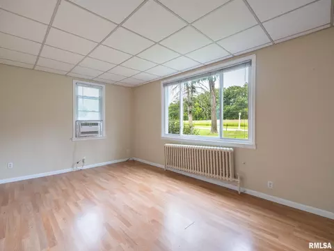 Living - 9713 W Riekena Rd, Mapleton, IL 61547 photo 1 of 6