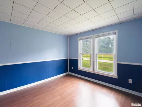 Bedroom - 9713 W Riekena Rd, Mapleton, IL 61547 photo 9 of 10