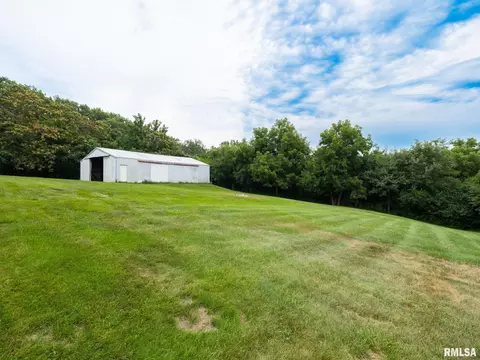 Exterior - 9713 W Riekena Rd, Mapleton, IL 61547 photo 8 of 10